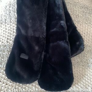 UGG Black Faux Fur Scarf